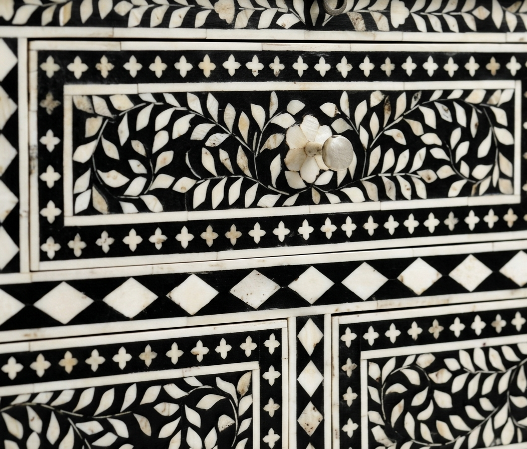 Mother of Pearl Inlay Black & White 7 Drawer Chest